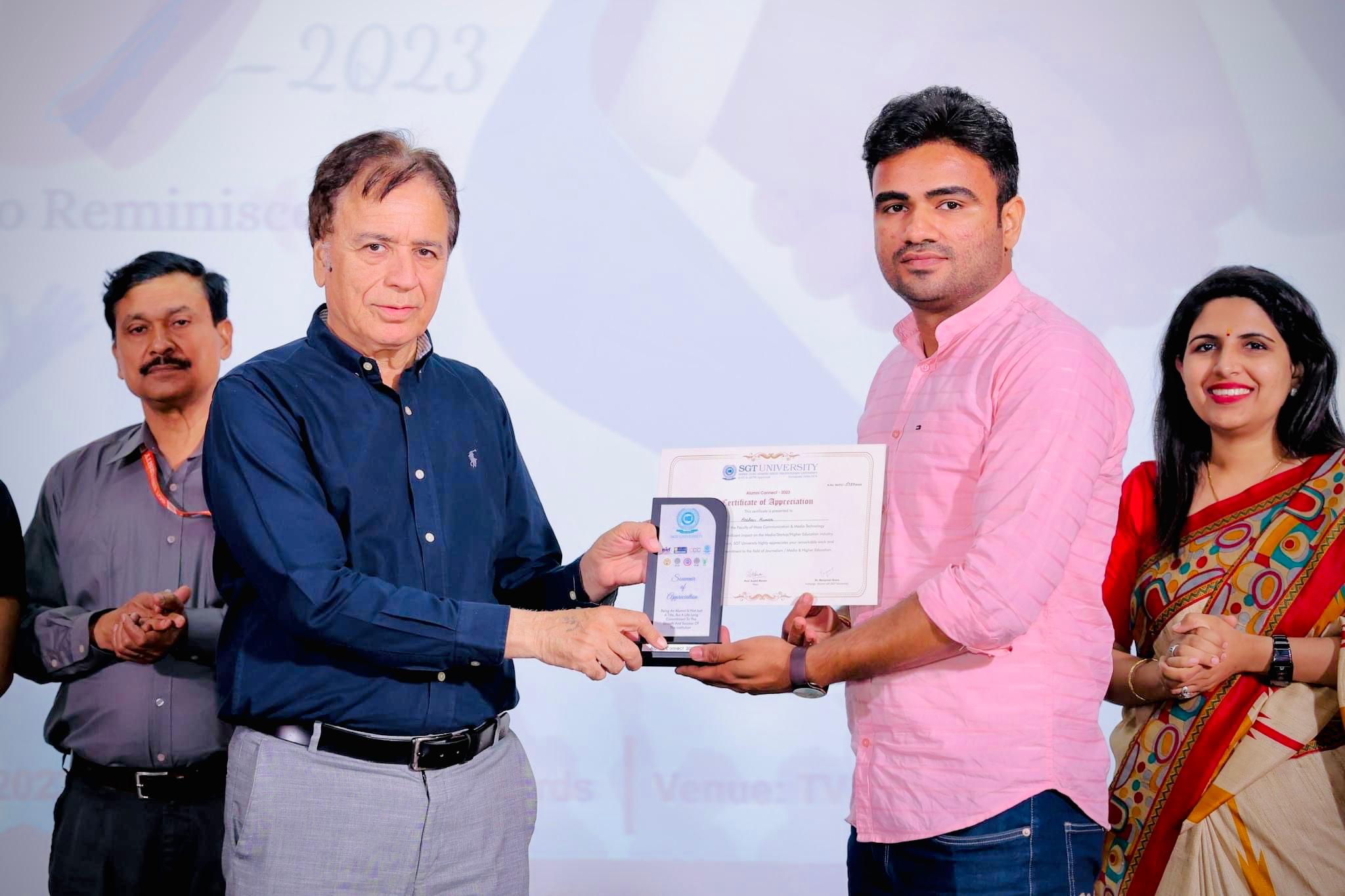 Mr Keshav Kumar, Recieving Best academic PR award.